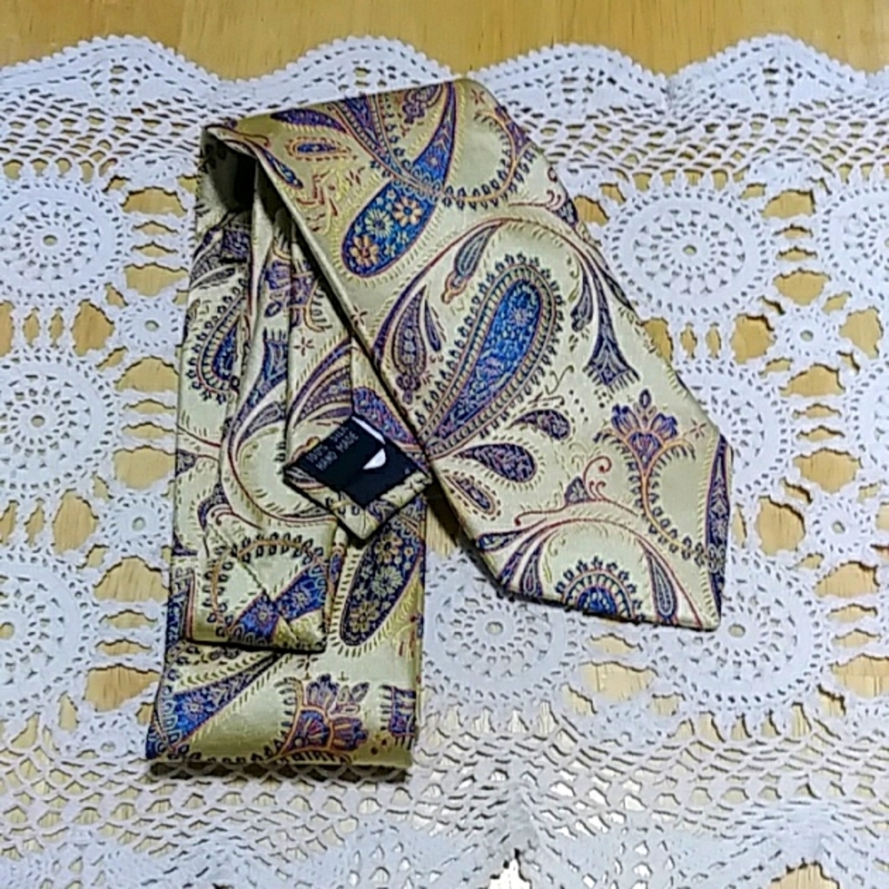 Handmade Bruno Piatelli silk necktie - wide
